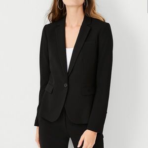ANN TAYLOR THE PETITE ONE BUTTON BLAZER